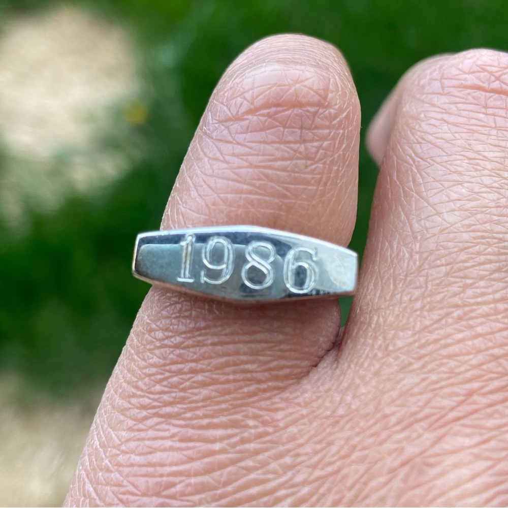 Sterling 1986 ring